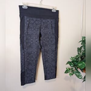 Black and Gray Patterned Leggings